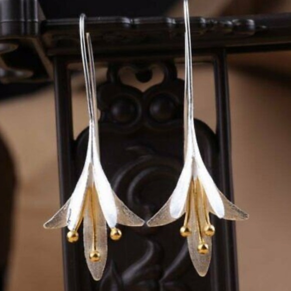 NEW Stamped 925 Silver Flower Earrings - Picture 3 of 9